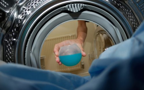 Cum să faci economie la detergent de rufe
