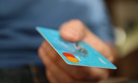 3 lucruri pe care trebuie să le ştii înainte de a solicita un card de credit
