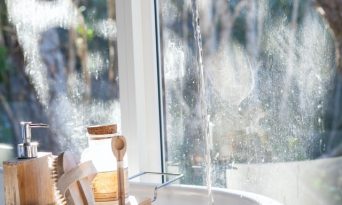 3 Idei de a folosi apa inteligent la tine acasă