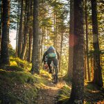 Adrenalină şi natură: aventuri pe bicicletă de Paşte